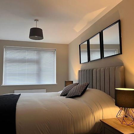 Modern Apartment - Bhx Nec - Free Secure Gated Parking Solihull Luaran gambar